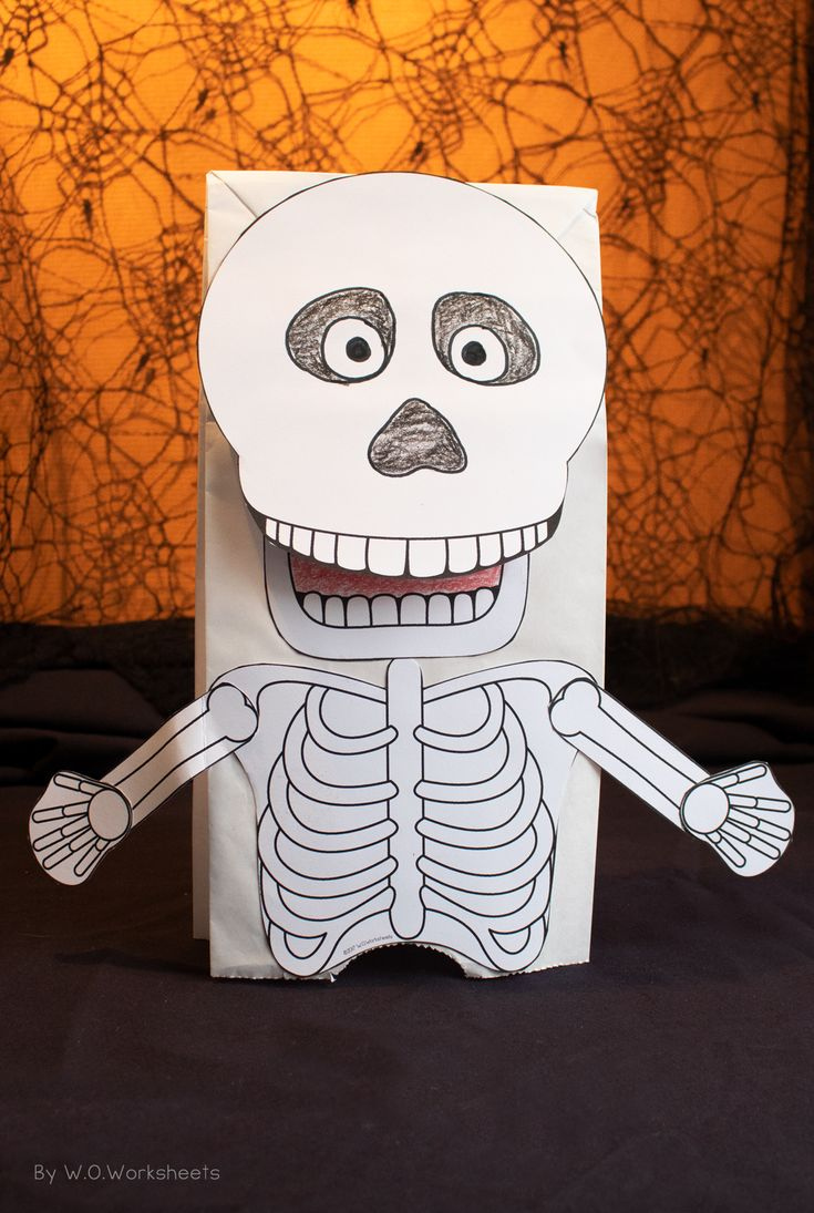 Skeleton Craft Halloween In 2020 Skeleton Craft Halloween Crafts 